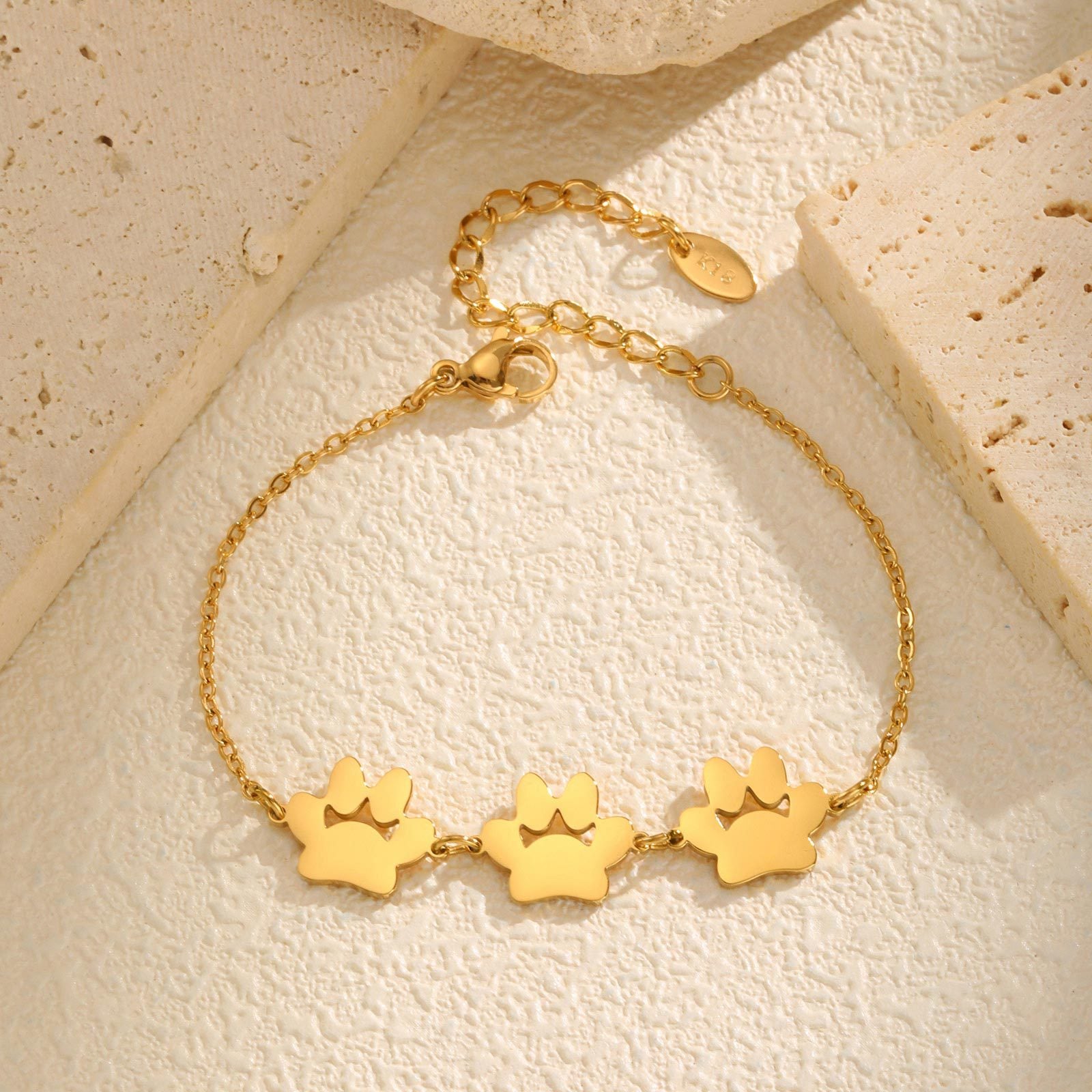 ZUMO | Paw Bracelet — Gold Cat Paw Chain Bracelet