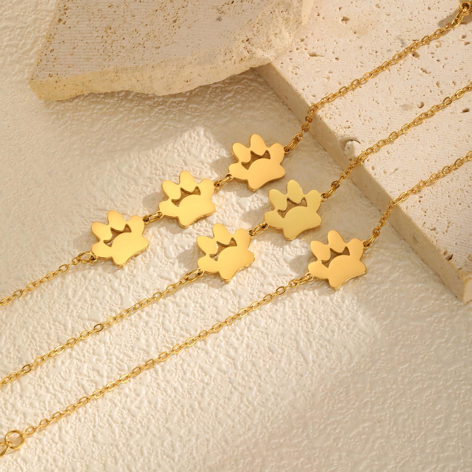 ZUMO | Paw Bracelet — Gold Cat Paw Chain Bracelet