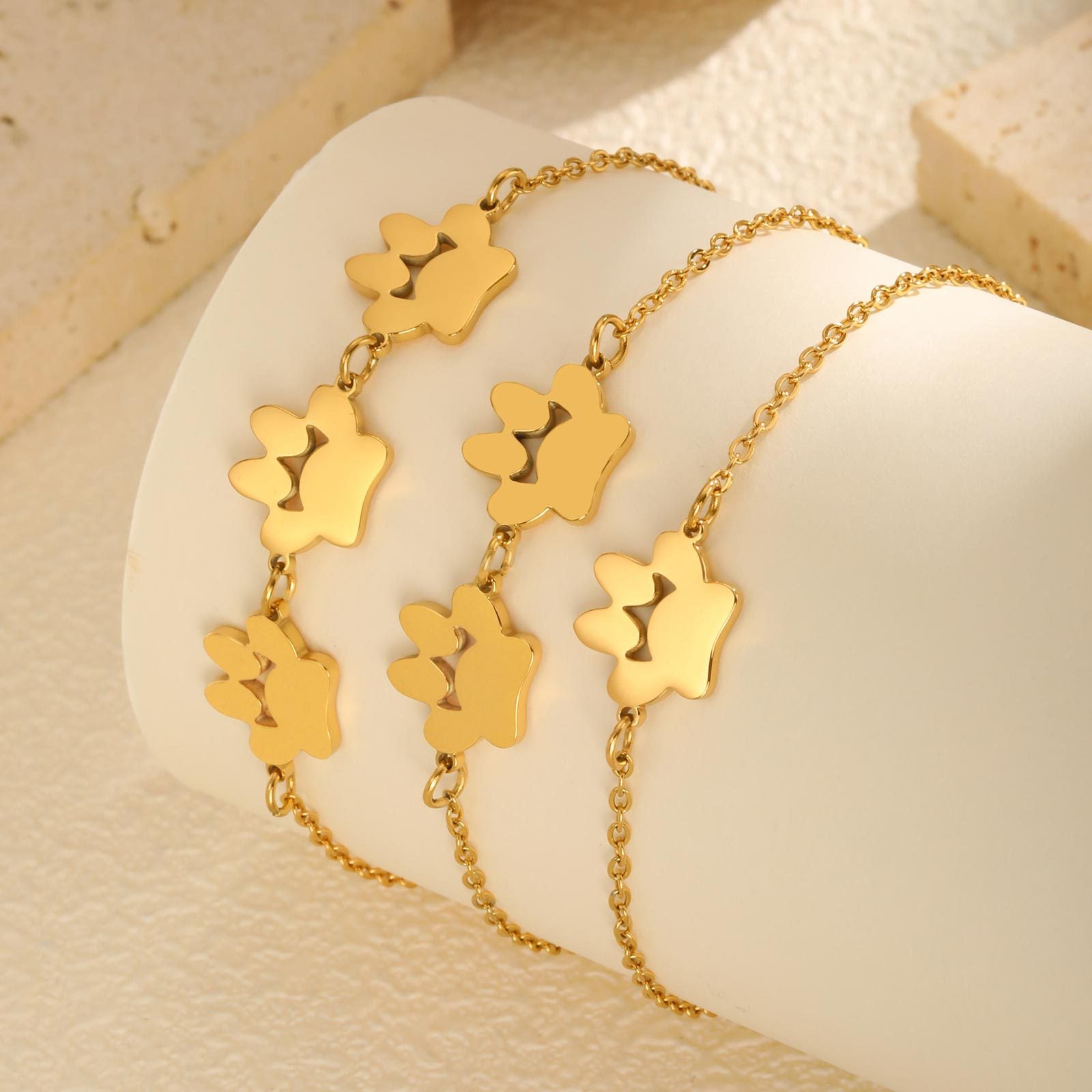 ZUMO | Paw Bracelet — Gold Cat Paw Chain Bracelet