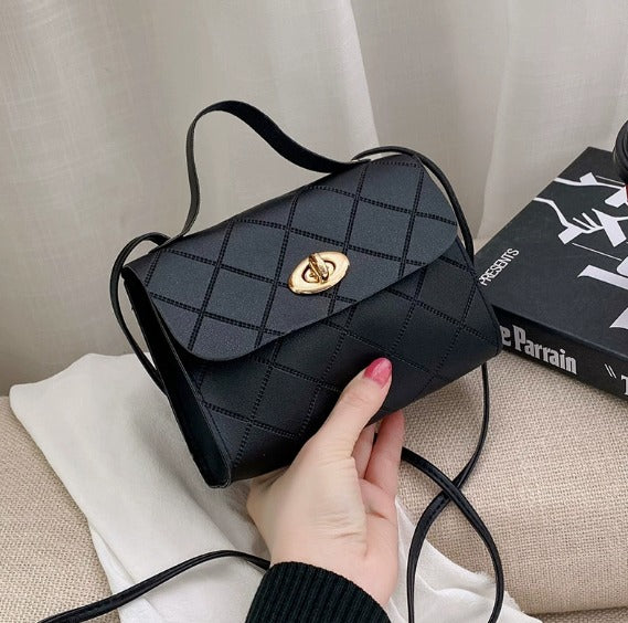 Élise Quilted Crossbody Bag